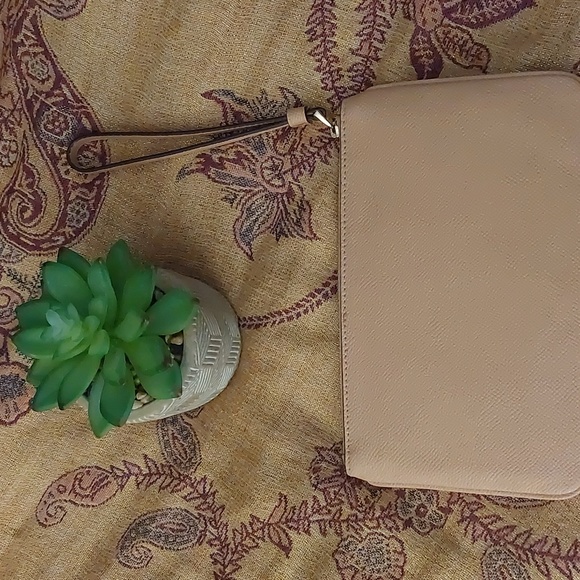 Coach Wristlet Light Pink NWOT - Picture 4 of 5